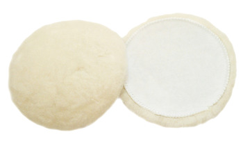 Lambskin pad, for polishing demanding surfaces